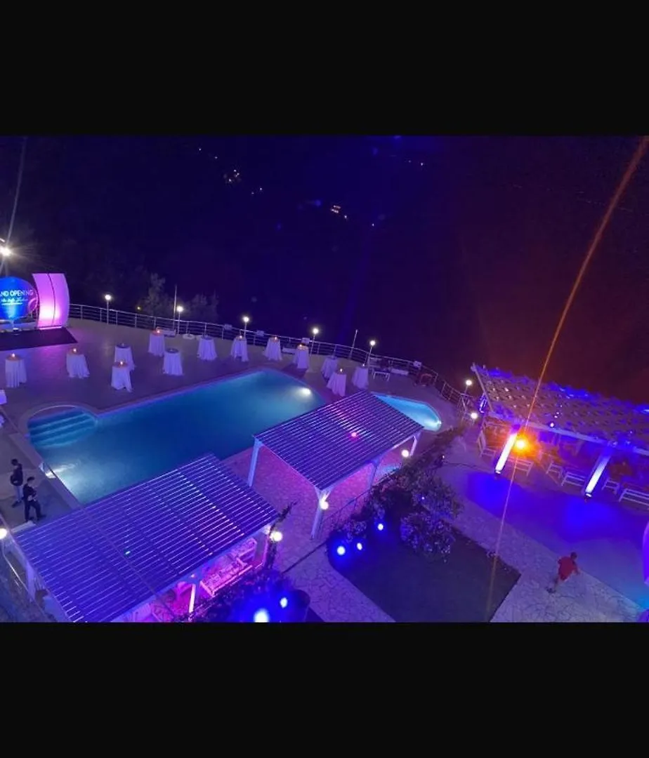 Hotel Vila Kafe Lukove