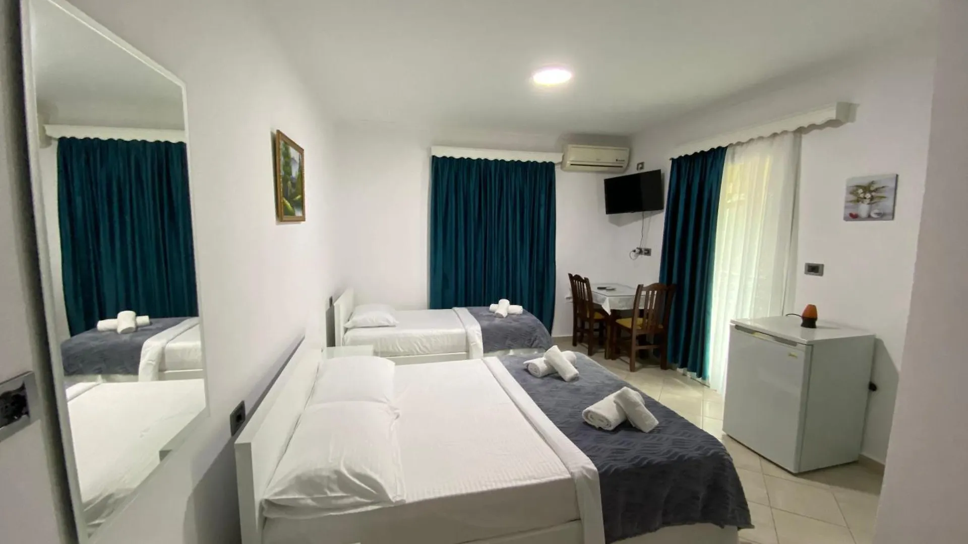 Hotel Vila Kafe Lukove 0*,
