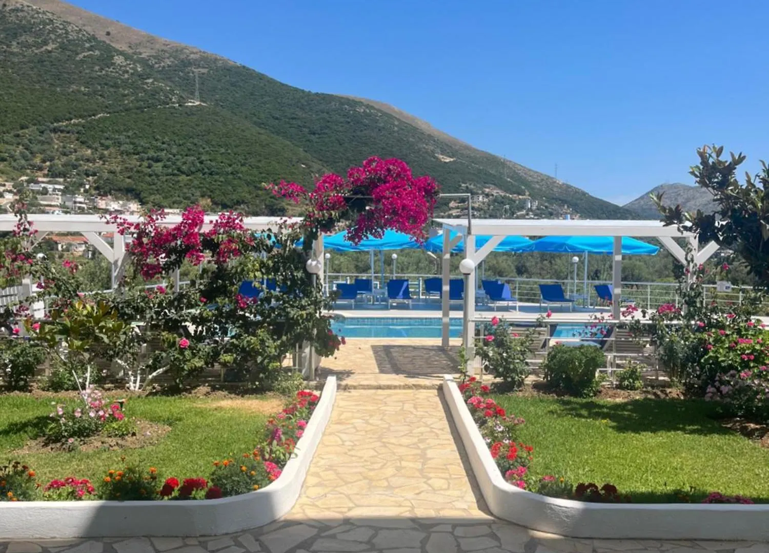 Hotel Vila Kafe Lukove 0*,  Albania