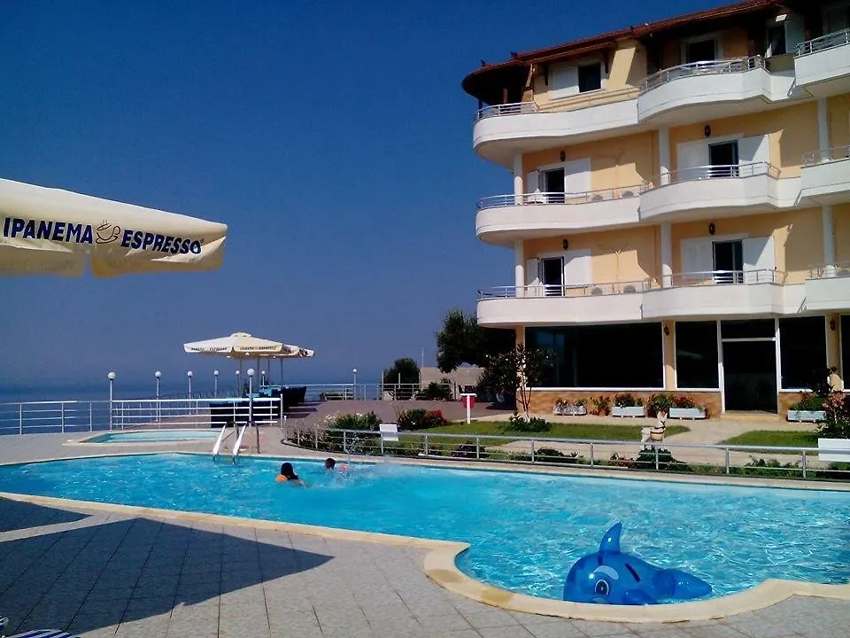 Hotel Vila Kafe Lukove 0*,